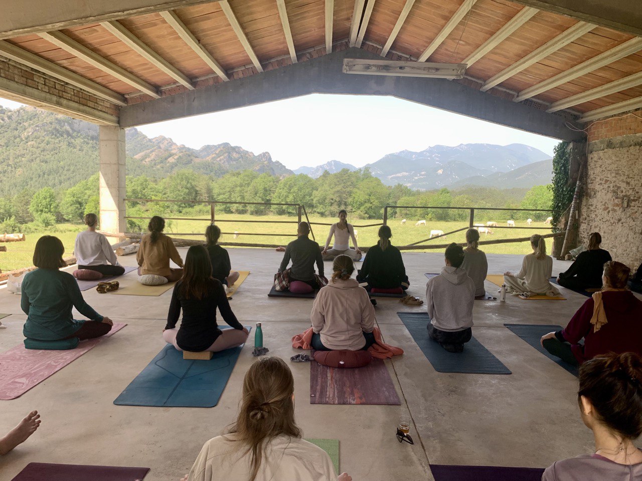 Retiro de primavera con Yogaia a les Eres de Guardiolans